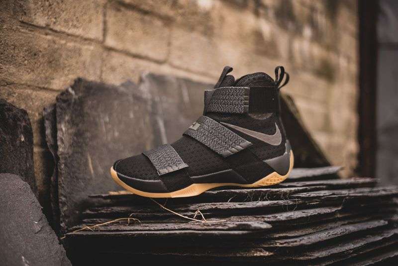 Nike-Lebron-Soldier-10-844378-009-01-800pix.jpg Nike-Lebron-Soldier-10-844378-009-01-800pix.jpg