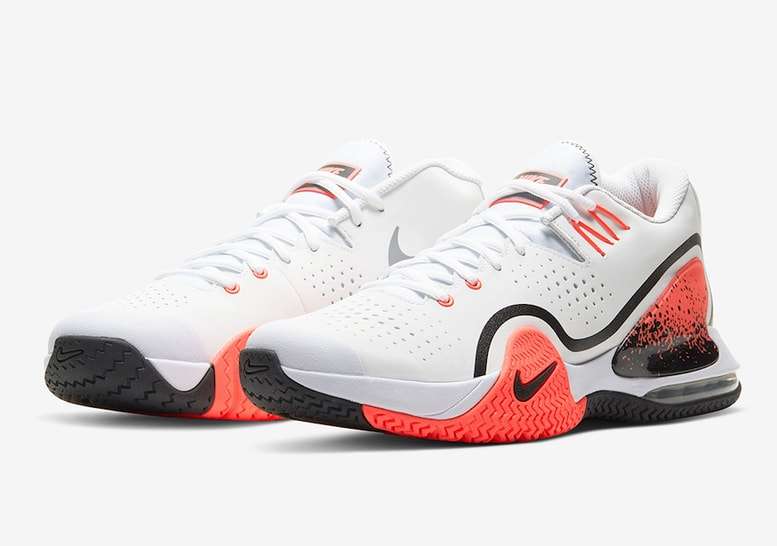 NikeCourt Tech Challenge4-min.jpg