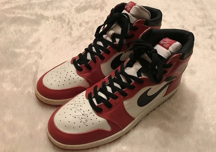 Air Jordan 1 (1985) с автографом